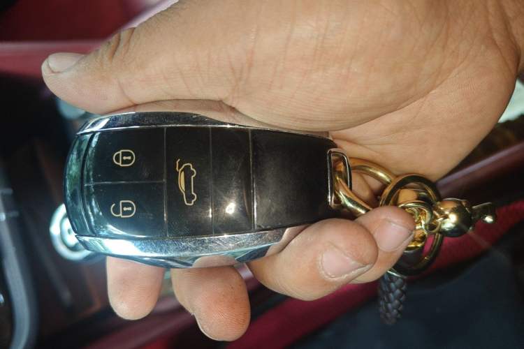 Used Bentley Bentayga 2018 4.0T V8 Vehicle Key
