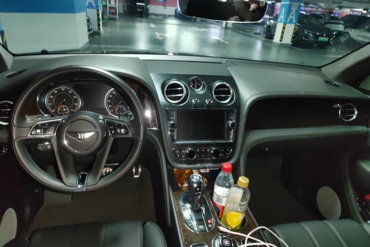 Used Bentley Bentayga  Center Console
