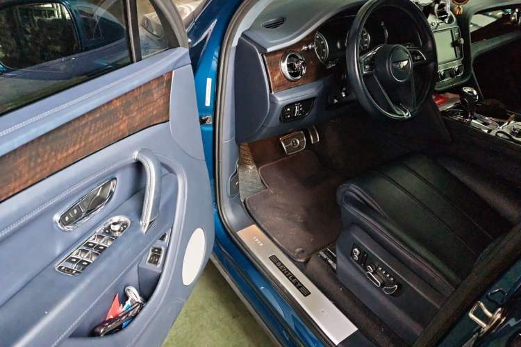 Used Bentley Bentayga 2018 4.0T V8 Driver Seat