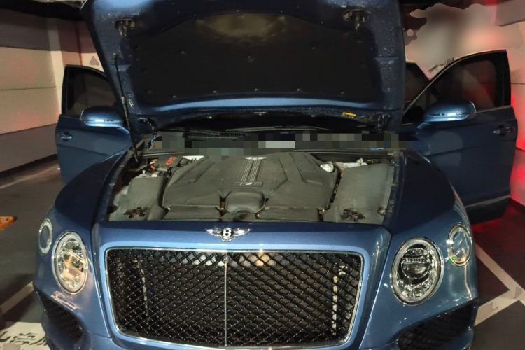 Used Bentley Bentayga 2018 4.0T V8 Engine Bay