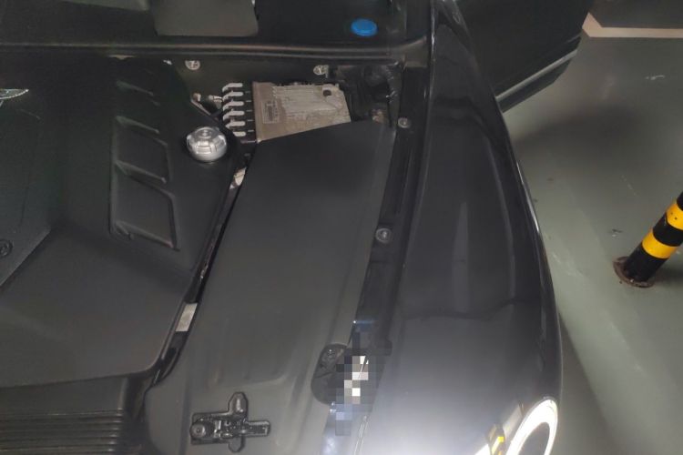 Used Bentley Bentayga  Engine Bay Left