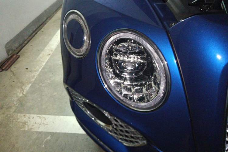 Used Bentley Bentayga 2018 4.0T V8 Right Front Headlight