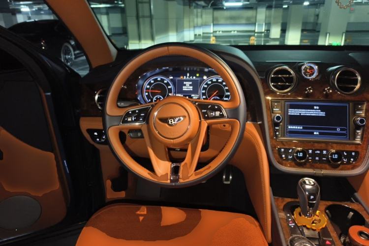 Used Bentley Bentayga 2018 4.0T V8 Steering Wheel