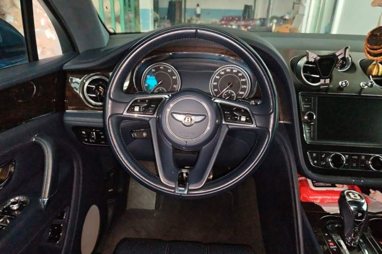 Used Bentley Bentayga 2018 4.0T V8 Steering Wheel