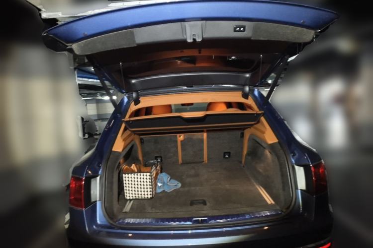 Used Bentley Bentayga 2018 4.0T V8 Trunk