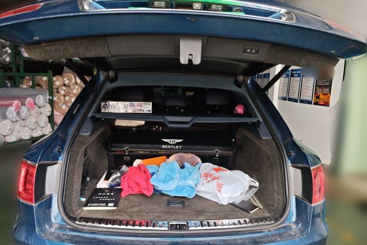 Used Bentley Bentayga 2018 4.0T V8 Trunk