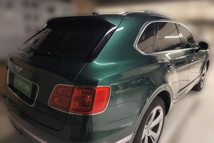 Used Bentley Bentayga 2018 4.0T V8 Rear Right 45 Deg