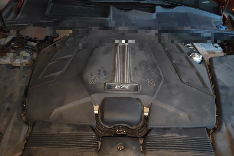 Used Bentley Bentayga 2018 4.0T V8 Engine Bay