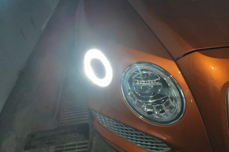 Used Bentley Bentayga 2018 4.0T V8 Right Front Headlight
