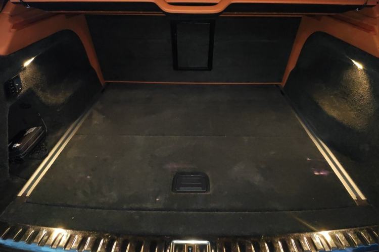 Used Bentley Bentayga 2018 4.0T V8 Trunk