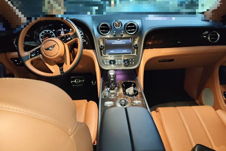 Used Bentley Bentayga 2018 4.0T V8 Center Console