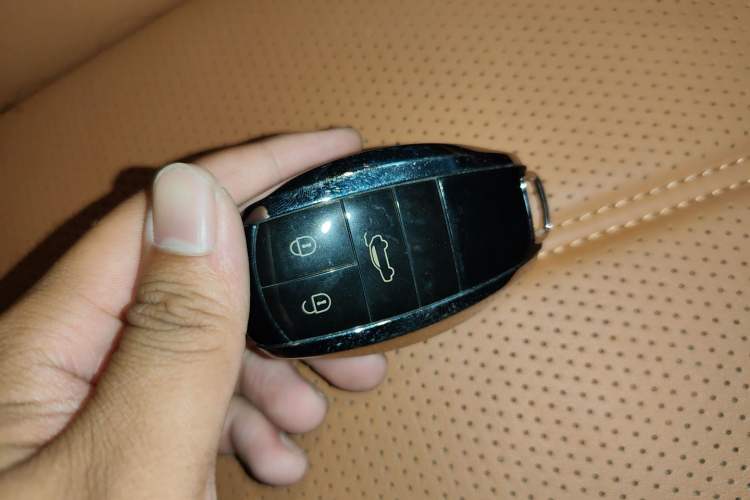 Used Bentley Bentayga 2018 4.0T V8 Vehicle Key