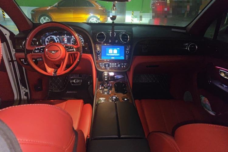 Used Bentley Bentayga 2018 4.0T V8 Center Console