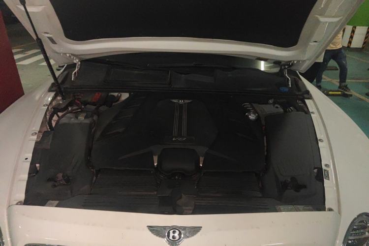 Used Bentley Bentayga 2018 4.0T V8 Engine Bay