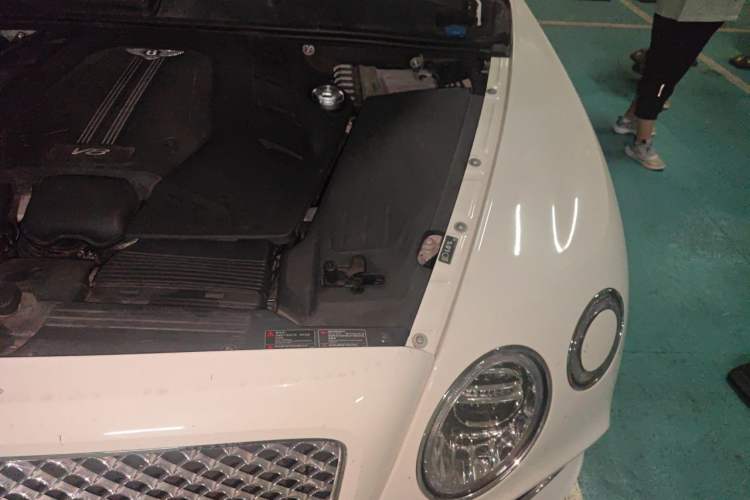 Used Bentley Bentayga 2018 4.0T V8 Engine Bay Left