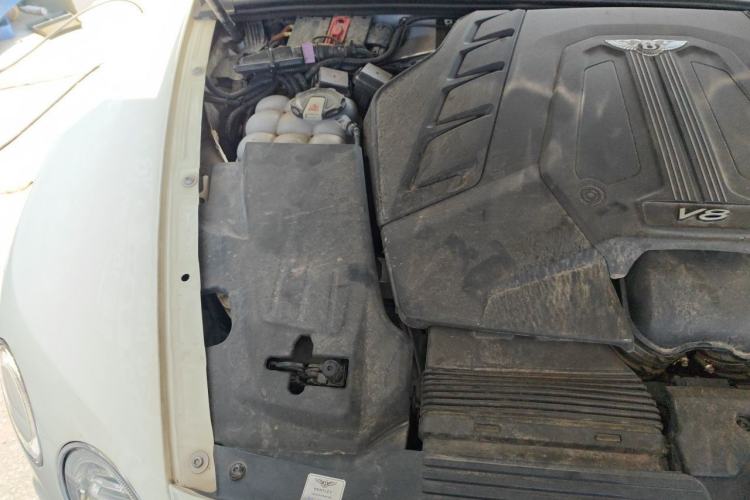 Used Bentley Bentayga 2018 4.0T V8 Engine Bay Right