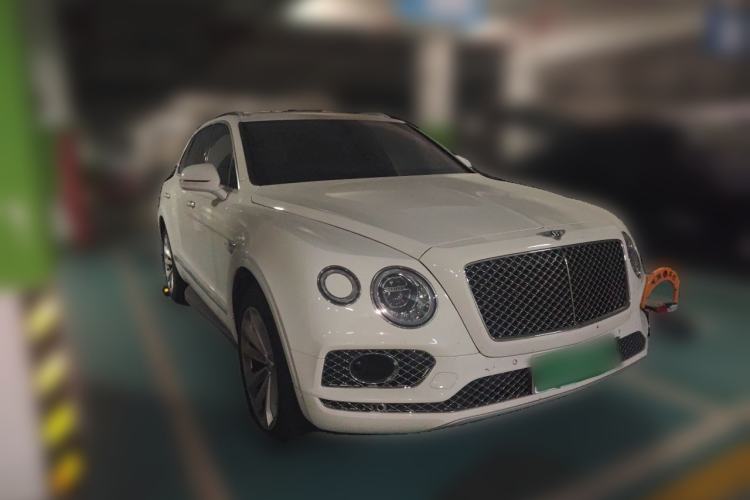 Used Bentley Bentayga 2018 4.0T V8 Front Right 45 Deg