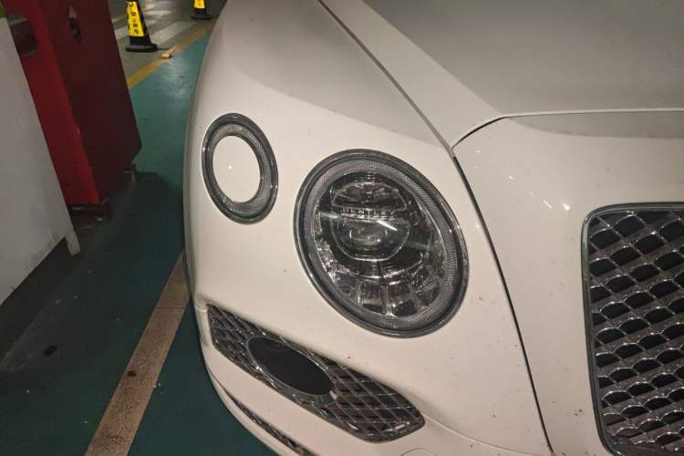 Used Bentley Bentayga 2018 4.0T V8 Right Front Headlight