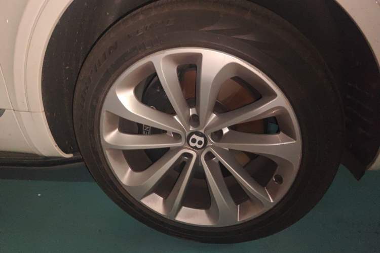 Used Bentley Bentayga 2018 4.0T V8 Right Front Wheel Hub