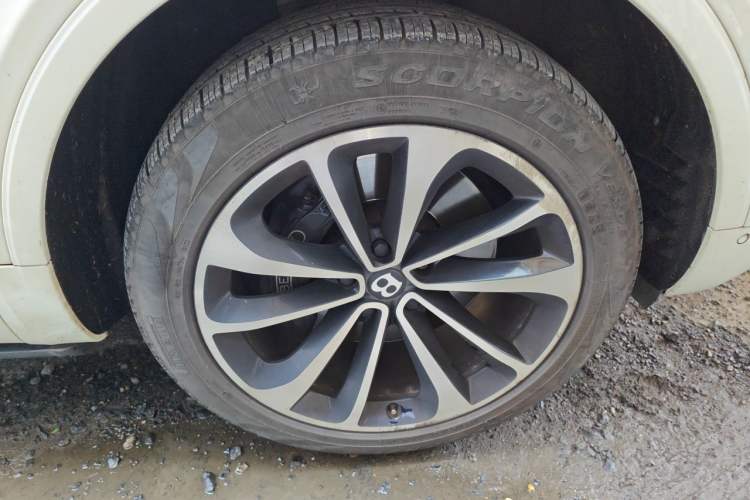 Used Bentley Bentayga 2018 4.0T V8 Right Front Wheel Hub