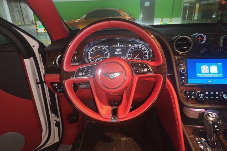Used Bentley Bentayga 2018 4.0T V8 Steering Wheel