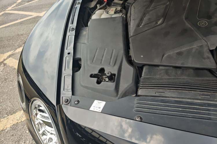 Used Bentley Bentayga  Engine Bay Right