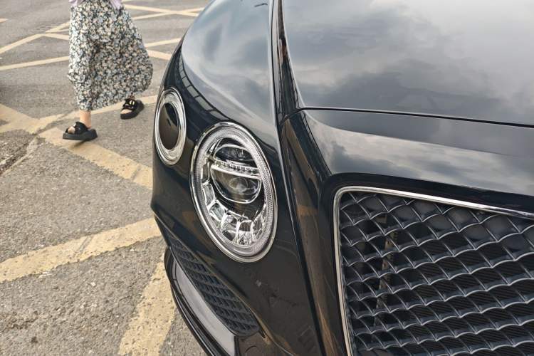 Used Bentley Bentayga  Right Front Headlight