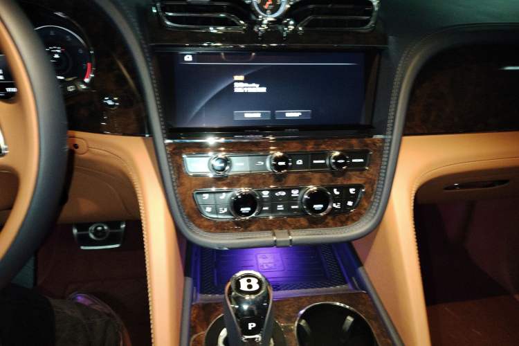 Used Bentley Bentayga 2021 4.0T V8 Audio And AC Panel