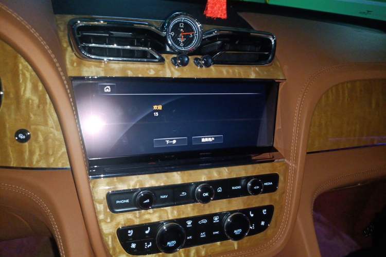 Used Bentley Bentayga 2021 4.0T V8 Audio And AC Panel