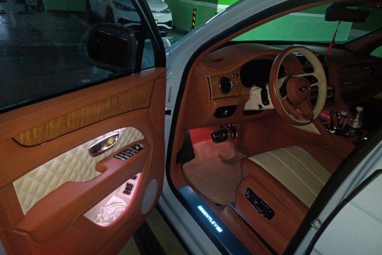 Used Bentley Bentayga 2021 4.0T V8 Driver Seat