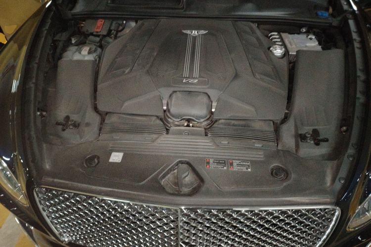 Used Bentley Bentayga 2021 4.0T V8 Engine Bay