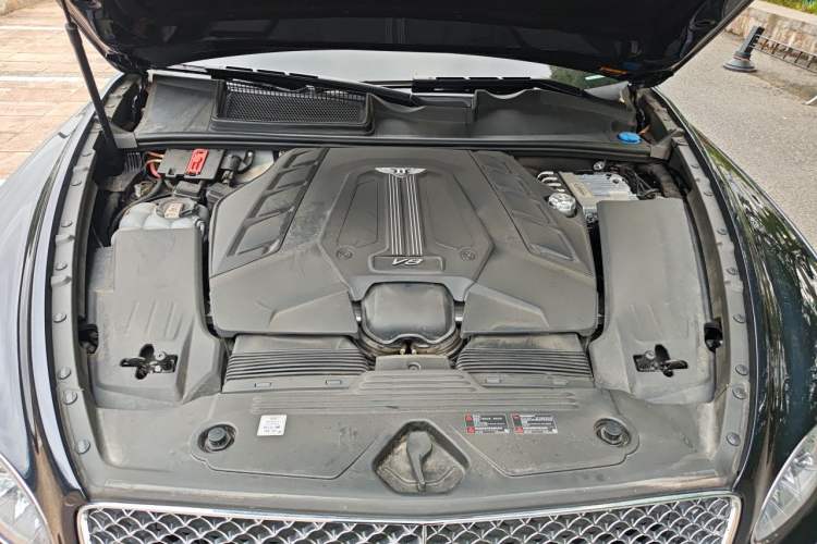 Used Bentley Bentayga 2021 4.0T V8 Engine Bay