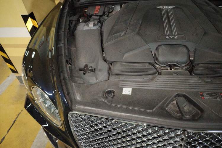 Used Bentley Bentayga 2021 4.0T V8 Engine Bay Right