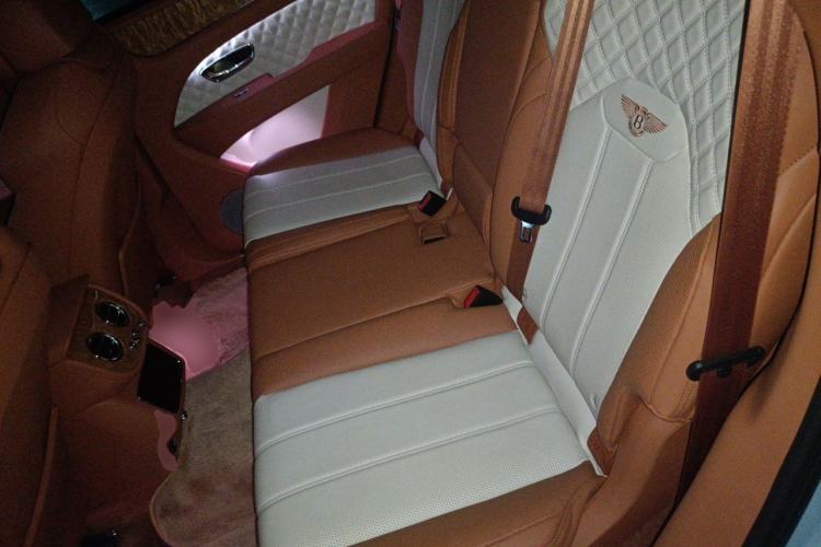 Used Bentley Bentayga 2021 4.0T V8 Left Rear Seat