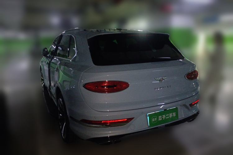 Used Bentley Bentayga 2021 4.0T V8 Rear Left 45 Deg