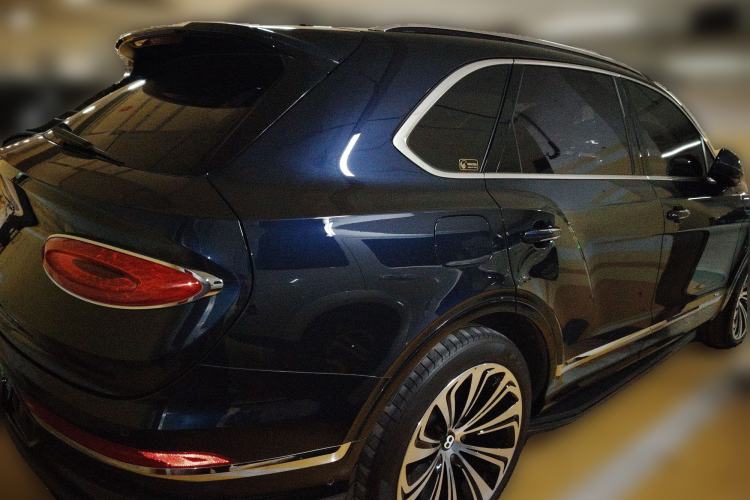 Used Bentley Bentayga 2021 4.0T V8 Rear Right 45 Deg