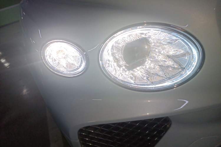 Used Bentley Bentayga 2021 4.0T V8 Right Front Headlight
