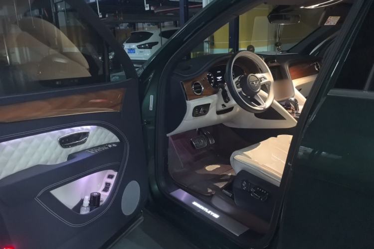 Used Bentley Bentayga 2021 4.0T V8 Driver Seat