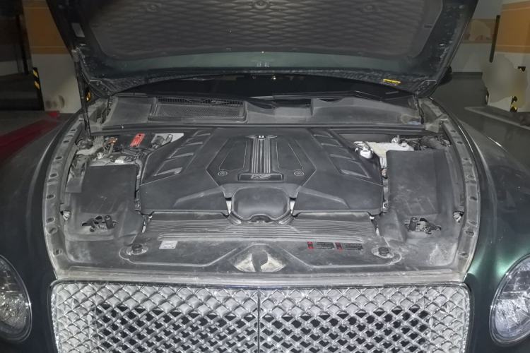 Used Bentley Bentayga 2021 4.0T V8 Engine Bay