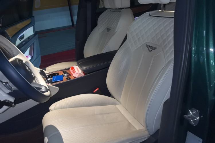 Used Bentley Bentayga 2021 4.0T V8 Left Front Seat