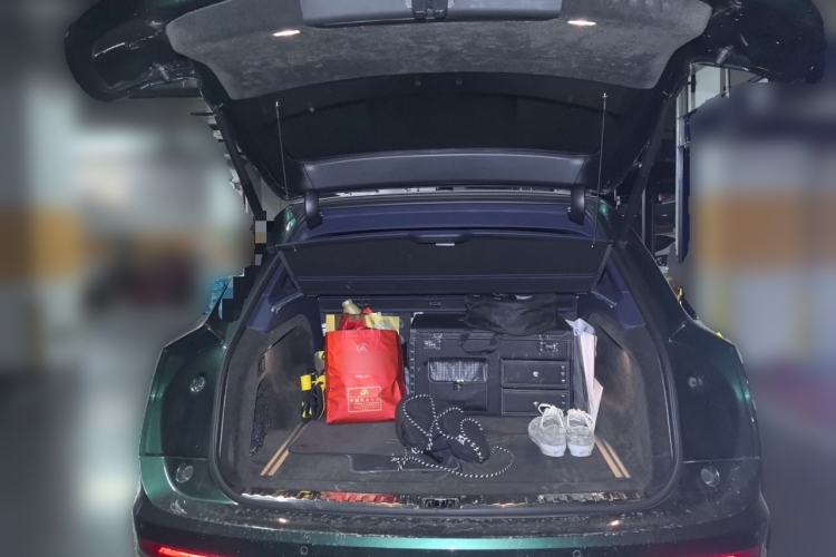 Used Bentley Bentayga 2021 4.0T V8 Trunk