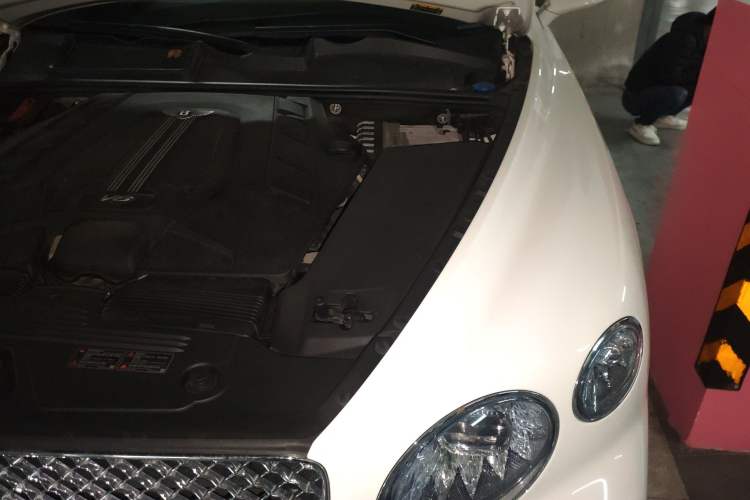 Used Bentley Bentayga 2021 4.0T V8 Engine Bay Left