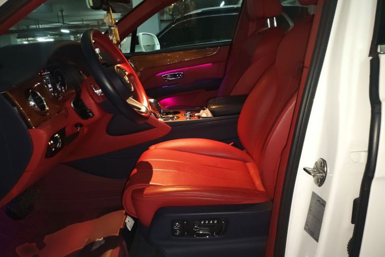 Used Bentley Bentayga 2021 4.0T V8 Left Front Seat