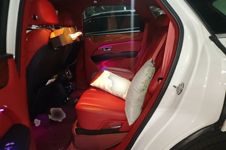 Used Bentley Bentayga 2021 4.0T V8 Left Rear Seat