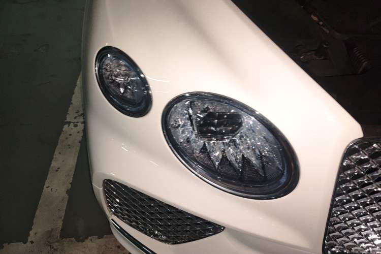 Used Bentley Bentayga 2021 4.0T V8 Right Front Headlight