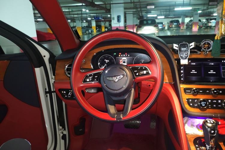 Used Bentley Bentayga 2021 4.0T V8 Steering Wheel