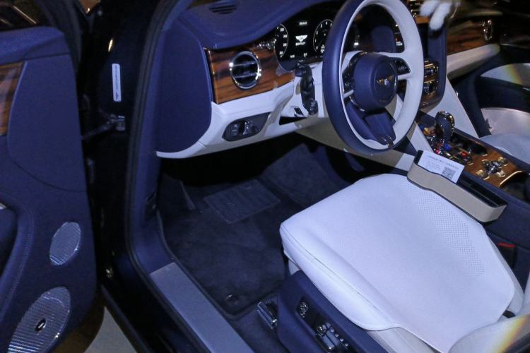 Used Bentley Bentayga 2022 4.0T V8 Driver Seat