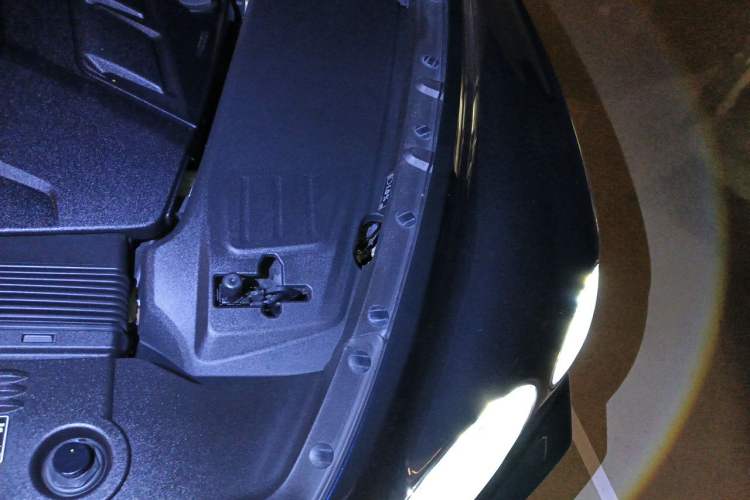 Used Bentley Bentayga 2022 4.0T V8 Engine Bay Left