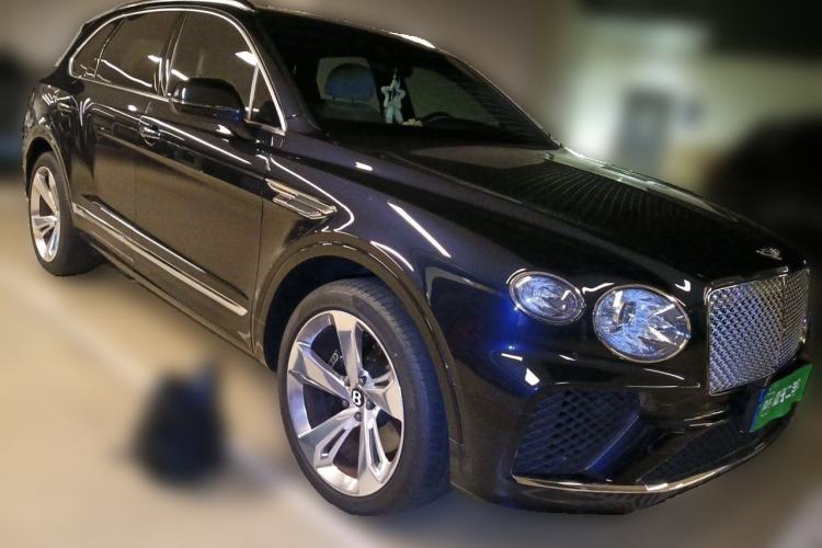 Used Bentley Bentayga 2022 4.0T V8 Front Right 45 Deg