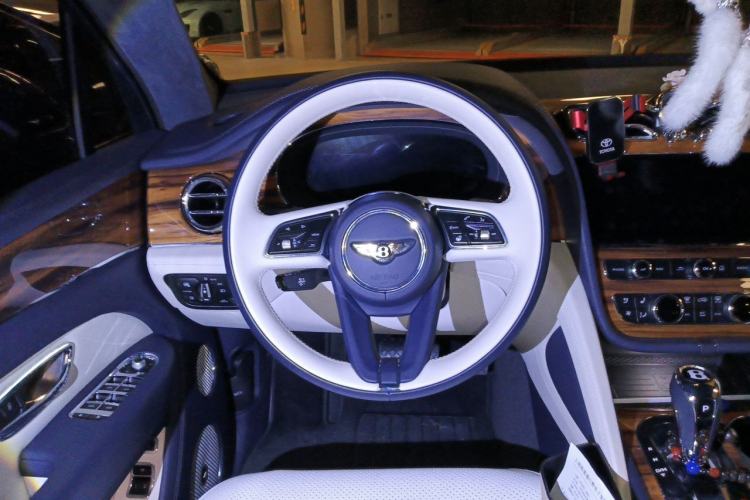 Used Bentley Bentayga 2022 4.0T V8 Steering Wheel